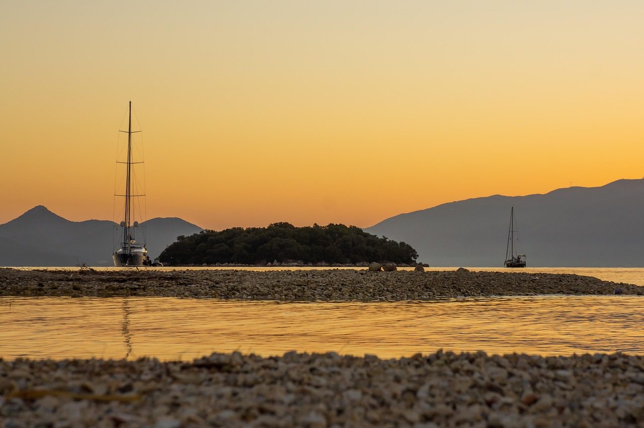 Ήρεμη πρωινή ρουτίνα με τσάι στη φύση